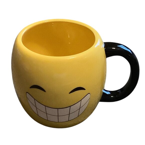 Smiling Emoji Ceramic Mug By Russ Barrie 12 Oz Dishwasher & Microwave Safe - Picture 1 of 5